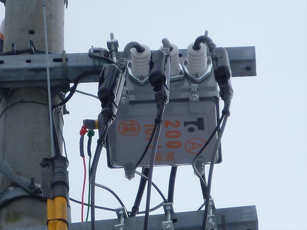 高圧区分開閉器･避雷器取替工事（2016/12月）