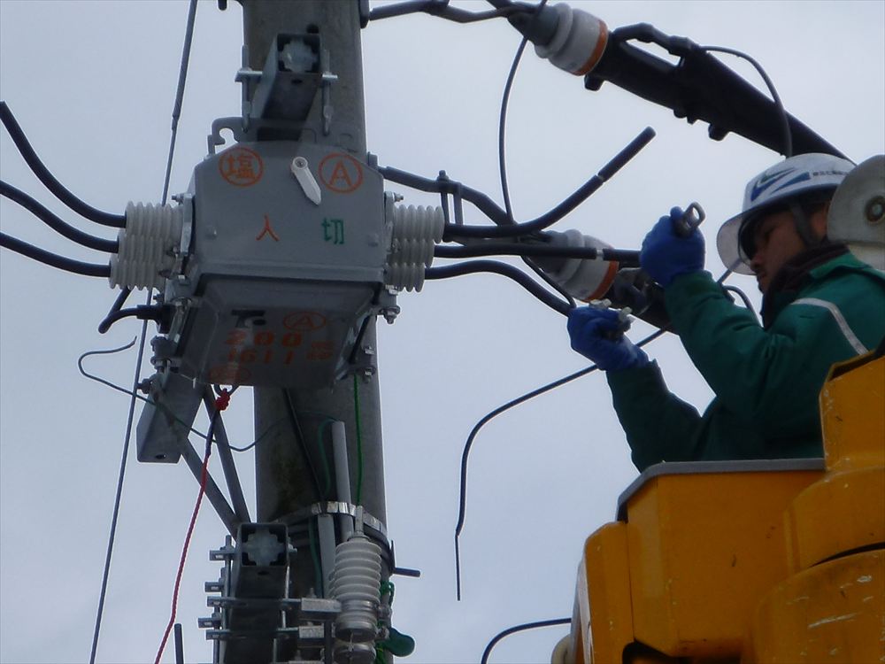 高圧区分開閉器･避雷器取替工事（2016/12月）