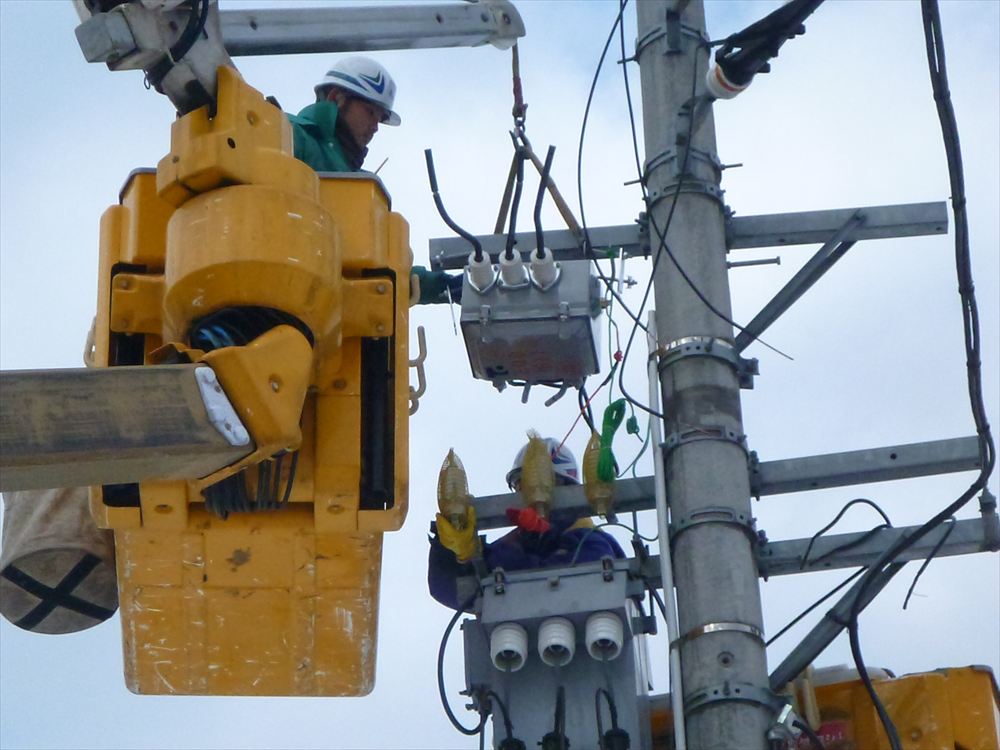 高圧区分開閉器･避雷器取替工事（2016/12月）