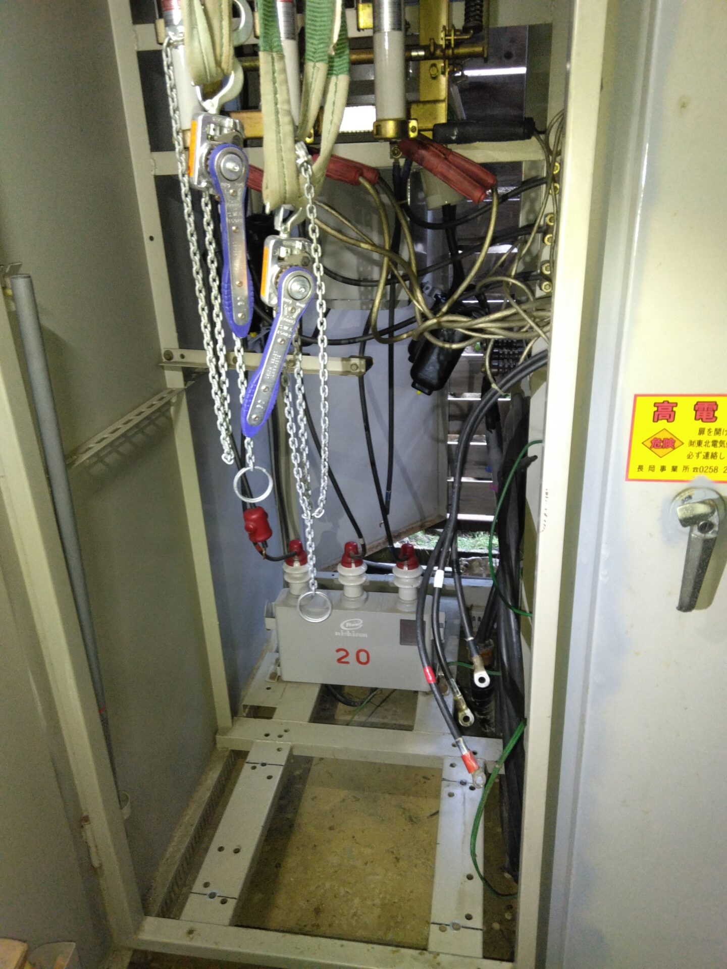 ホテル千景　電灯トランス入替工事