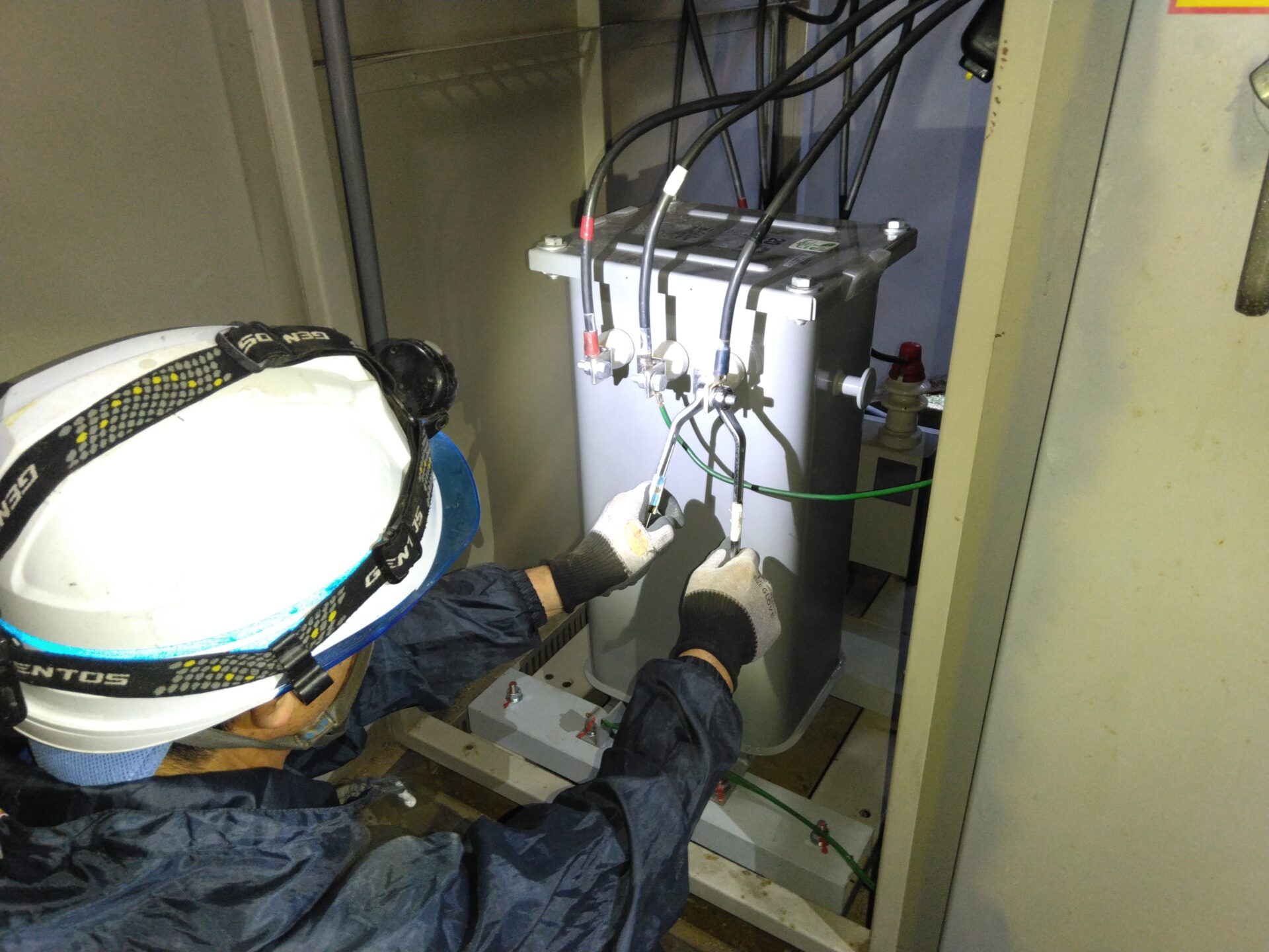 ホテル千景　電灯トランス入替工事