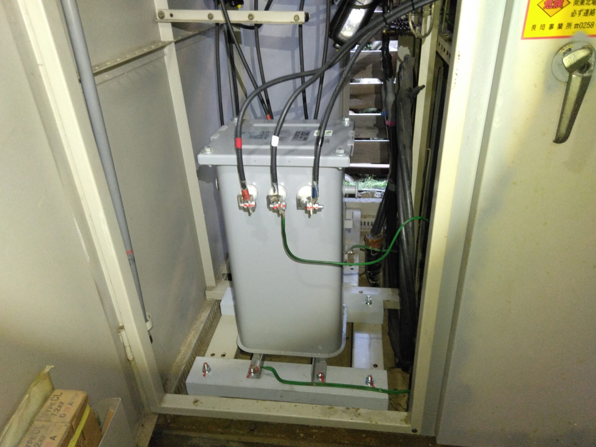 ホテル千景　電灯トランス入替工事