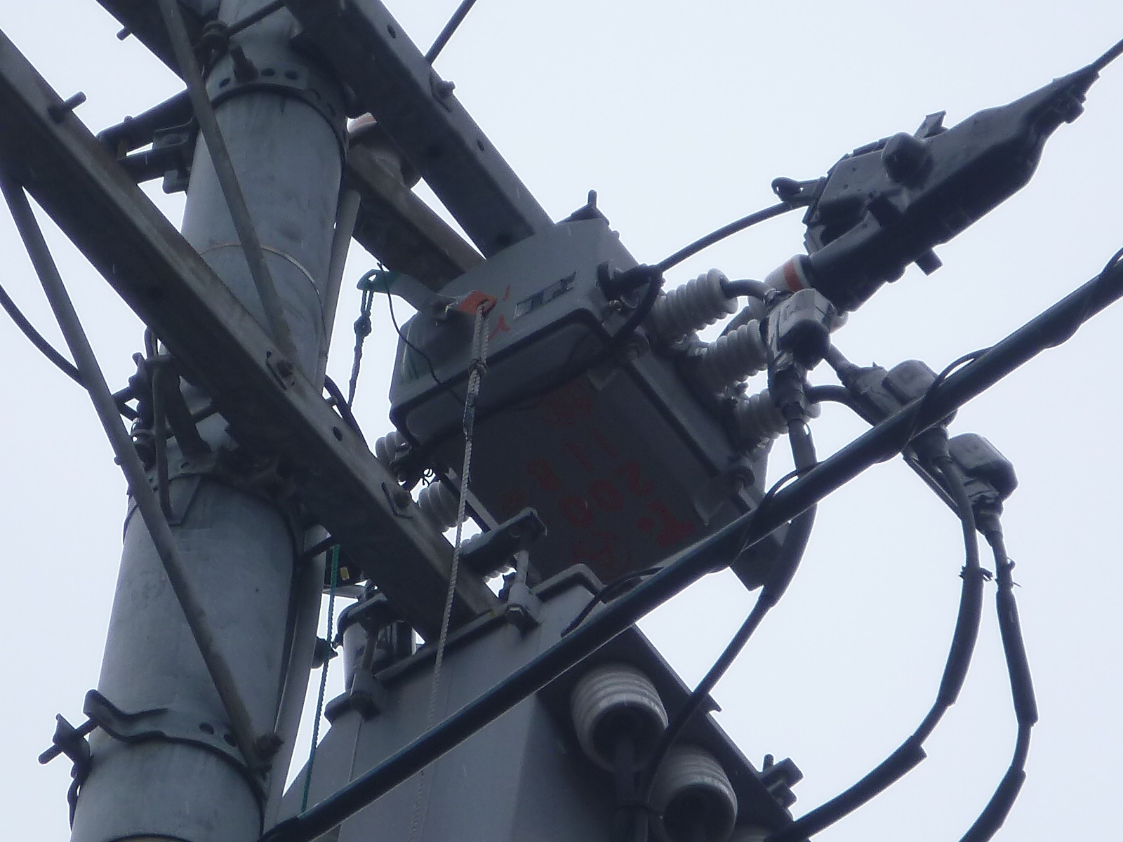 小千谷警察署高圧気中開閉器取替工事